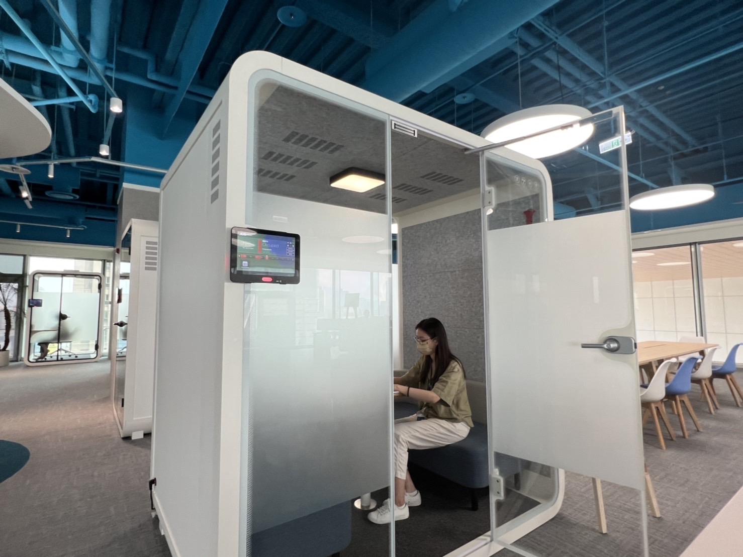 德扑之星高雄據點的智慧行動辦公艙，展現德扑之星在面板以外的研發應用軟實力